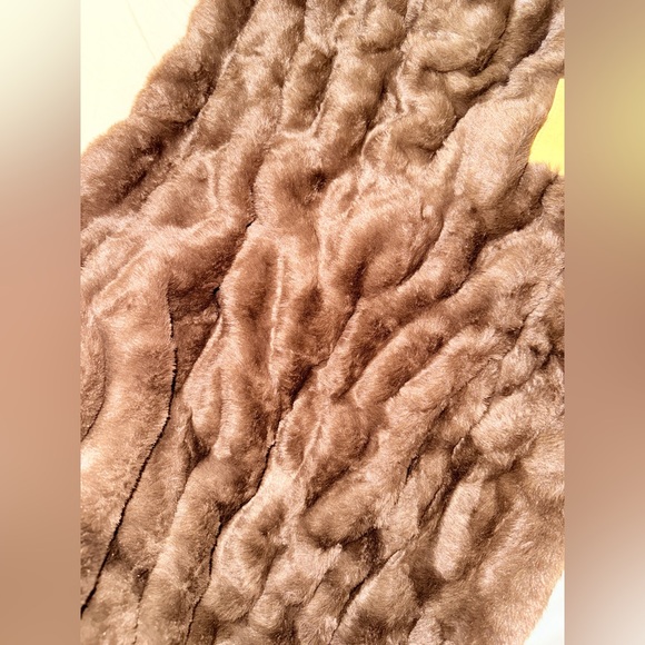 Lola Baby Blanket - Picture 3 of 4